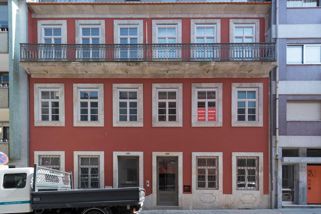 Bombarda Gallery Yard Porto Exterior photo